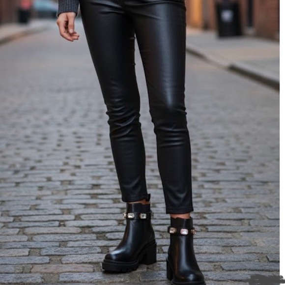 NWT  Black Ankle Boots w/crystals sz 8.5 designer inspired - Picture 10 of 10